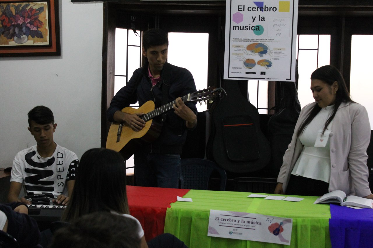 Feria del cerebro colegio retos